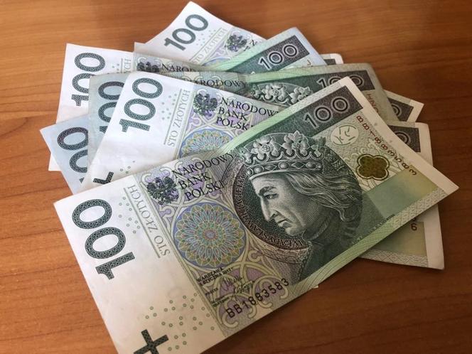 Polskie pieniądze sto 100 złotych